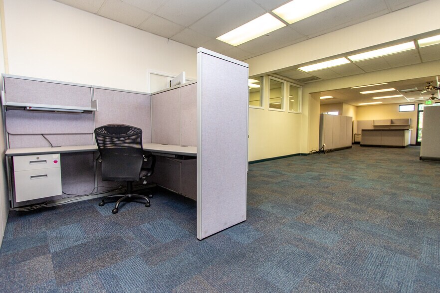 More Photos Of 971 E Broadway Ave, Atwater Office For Lease