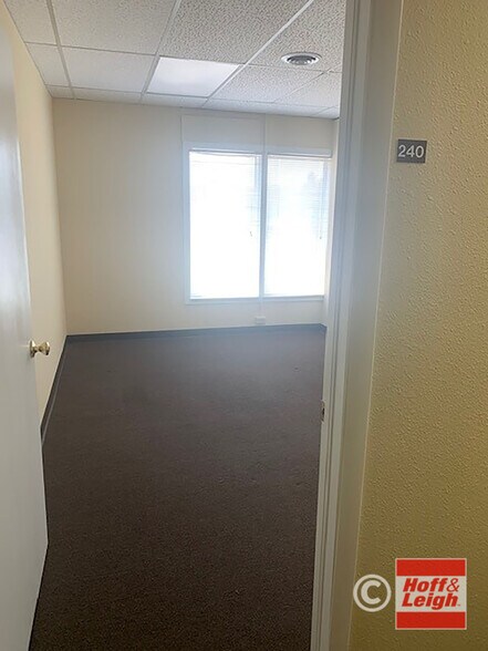 More Photos Of 1765 S 8th St, Colorado Springs Office For Sale