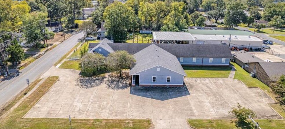 More Photos Of 950 3rd St, Natchitoches Office For Sale