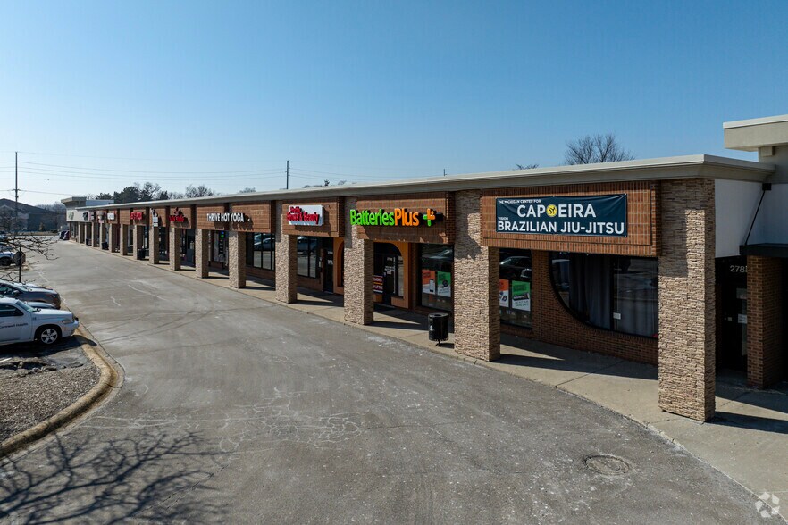 More Photos Of 27841-27909 Orchard Lake Rd, Farmington Hills Storefront For Lease
