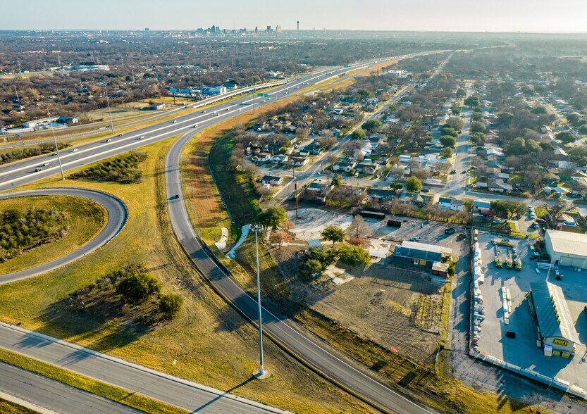 More Photos Of 1600 S General Mcmullen Dr, San Antonio Land For Lease