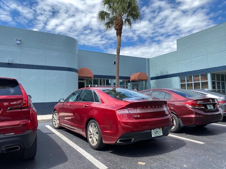 More Photos Of 7351 W Oakland Park Blvd, Fort Lauderdale Office For Sale