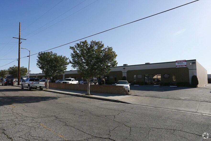 Primary Photo Of 7834-7856 Alabama Ave, Canoga Park Warehouse For Lease