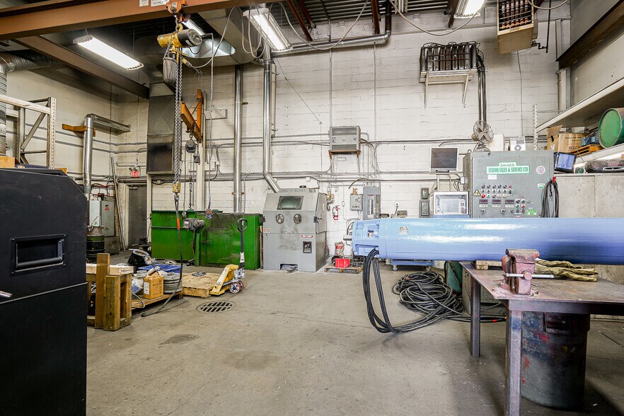 More Photos Of 19323 94th Ave, Surrey Warehouse For Sale