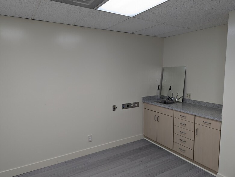 More Photos Of 12657-12659 166th St, Cerritos Medical For Lease