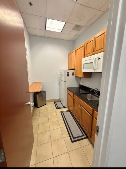 More Photos Of 4229 Lafayette Center Dr, Chantilly Office For Lease