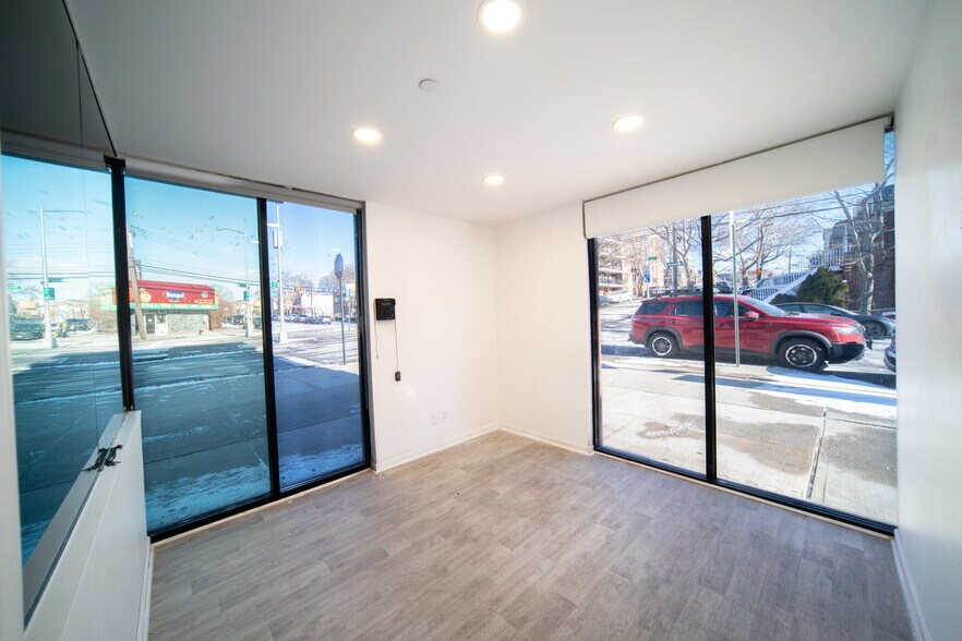 More Photos Of 38-06 Greenpoint Ave, Long Island City Apartments For Lease