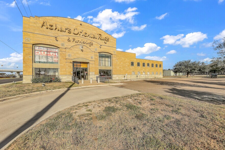 More Photos Of 1324 W Expressway 83, McAllen Freestanding For Sale