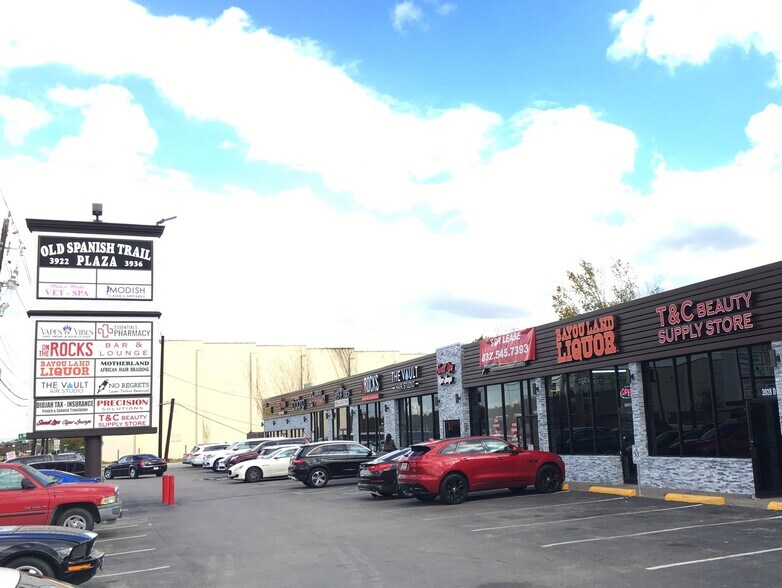 More Photos Of 3922-3936 Old Spanish Trl, Houston Unknown For Lease