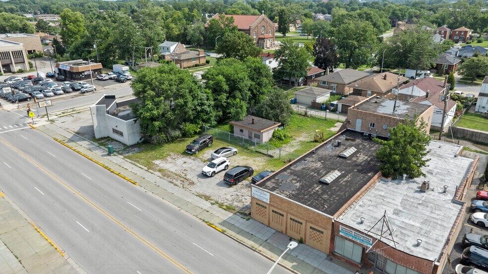 More Photos Of 591 Burnham Ave, Calumet City Office Residential For Sale