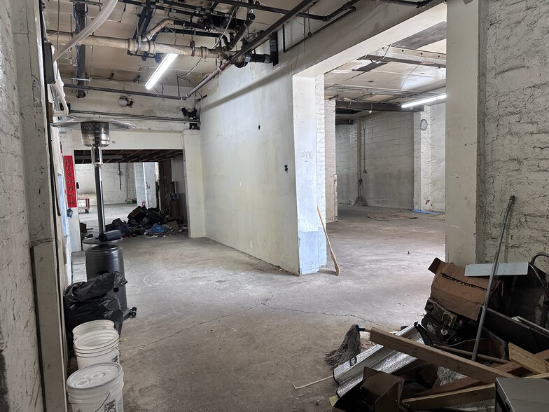 More Photos Of 3367-3369 55th St, Woodside Warehouse For Lease
