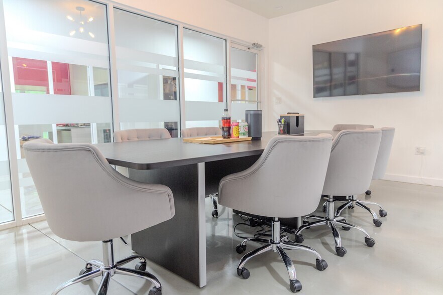 More Photos Of 350-360 NE 60th St, Miami Loft Creative Space For Lease