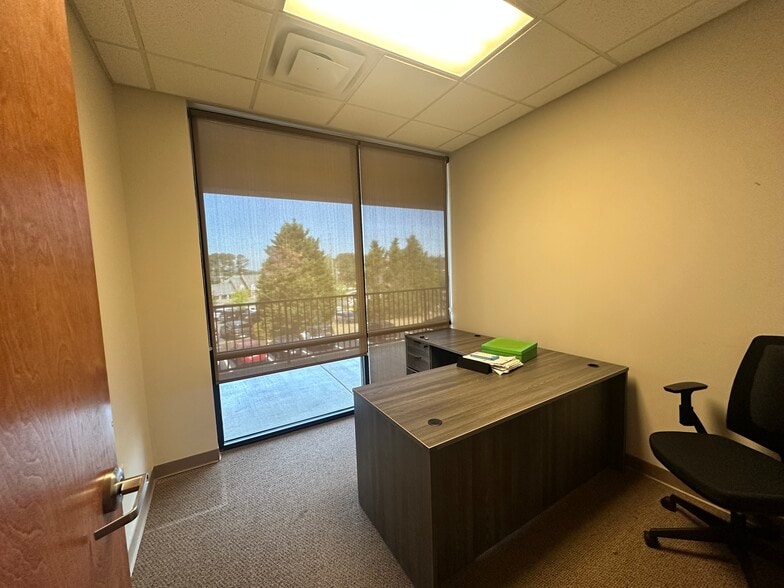 More Photos Of 540 Lake Center Pky, Cumming Office For Lease