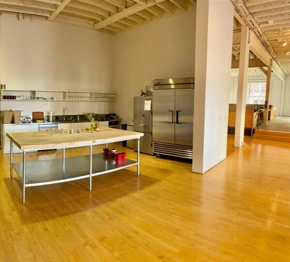 More Photos Of 1532 SW Morrison St, Portland Office For Lease