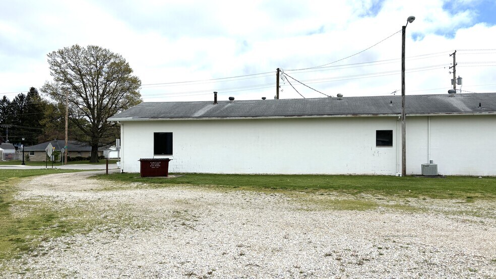 More Photos Of 1309 S Nebo Rd, Muncie Freestanding For Sale