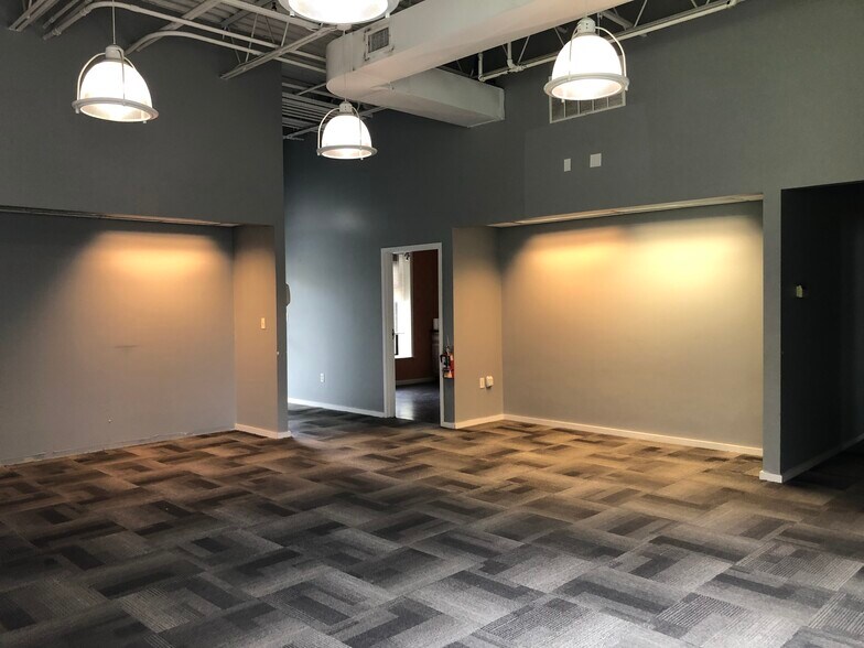 More Photos Of 20 Locust Ave, Berkeley Heights Warehouse For Lease