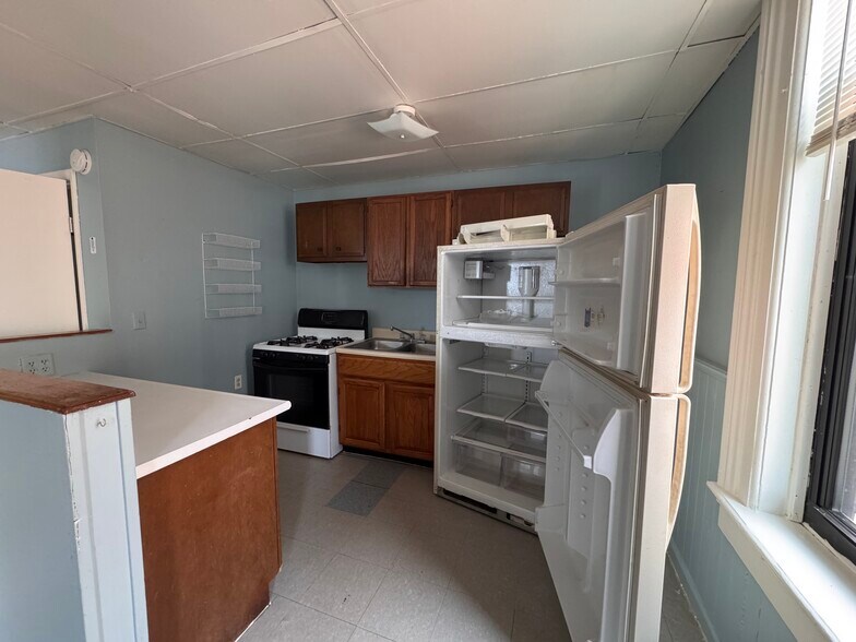 More Photos Of 118 S Lafayette St, Macomb Storefront Retail Residential For Sale