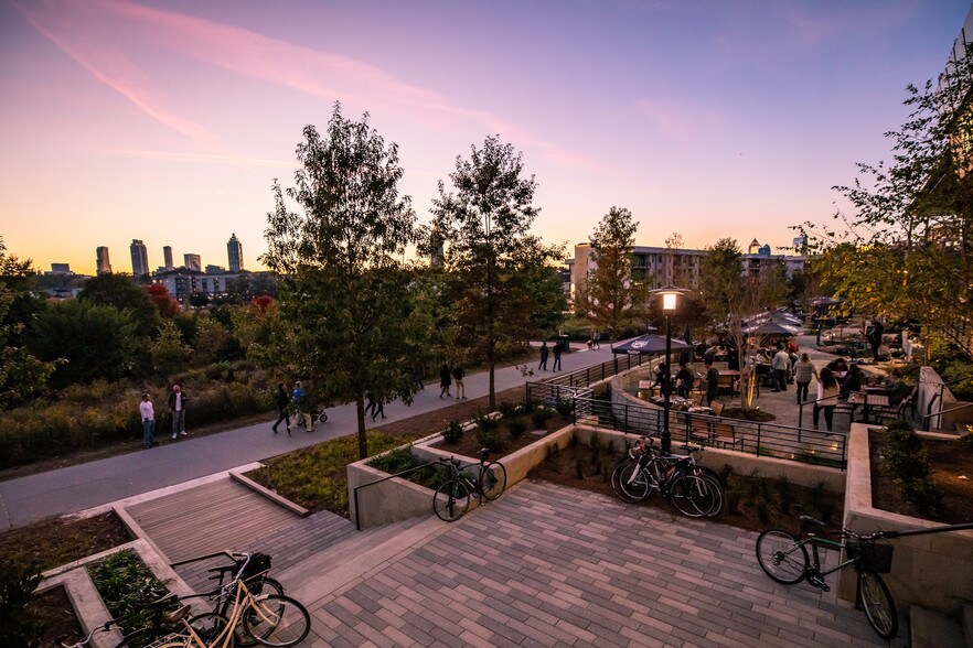 More Photos Of 550 Somerset Ter NE, Atlanta General Retail For Lease