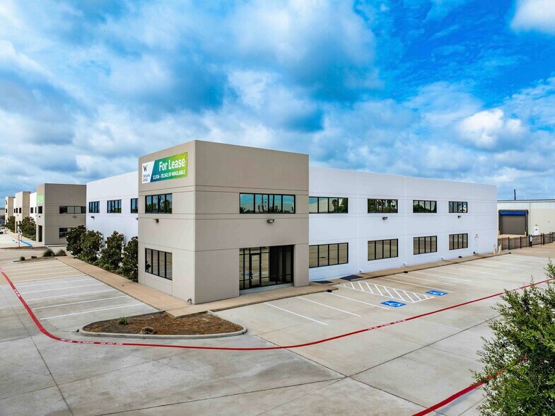 More Photos Of 5655 W Sam Houston Pky N, Houston Office For Sale