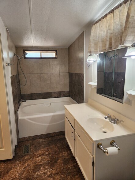 More Photos Of 23927 Alanwood Dr, San Antonio Manufactured Housing Mobile Home Park For Sale