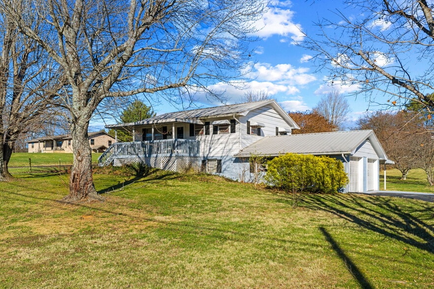 More Photos Of 7700 Tazewell Pike, Corryton Multifamily For Sale