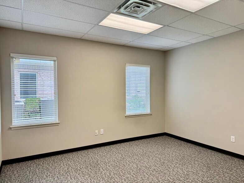 More Photos Of 2651 Sagebrush Dr, Flower Mound Office For Lease