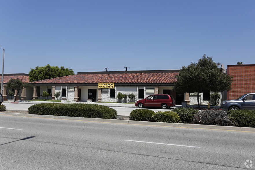 More Photos Of 203-227 E Badillo St, Covina Office For Lease