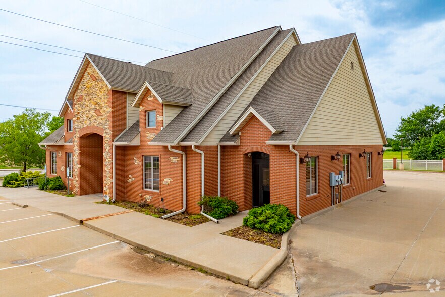 More Photos Of 525 S Jardot Rd, Stillwater Office Residential For Sale