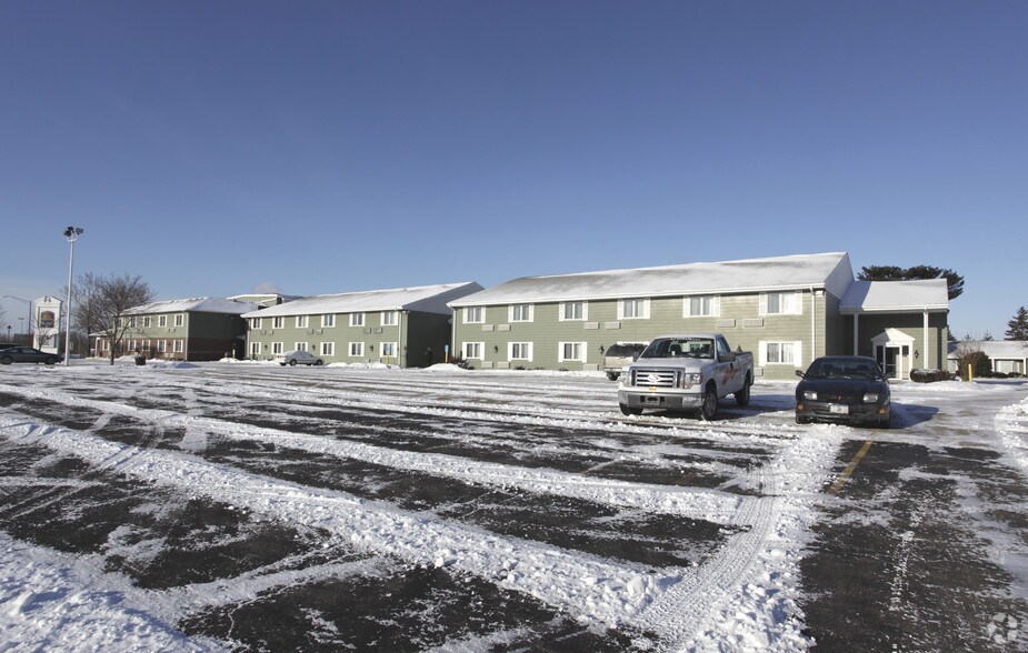 More Photos Of 2300 Lincoln Way, Clinton Hotel For Sale