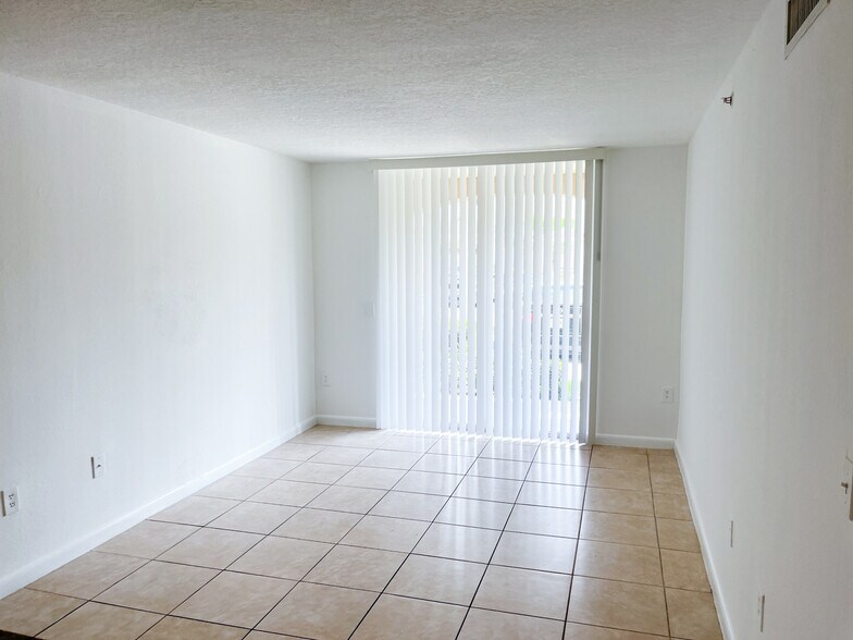 More Photos Of 13770-13820 NE 3rd Ct, North Miami Multifamily For Sale