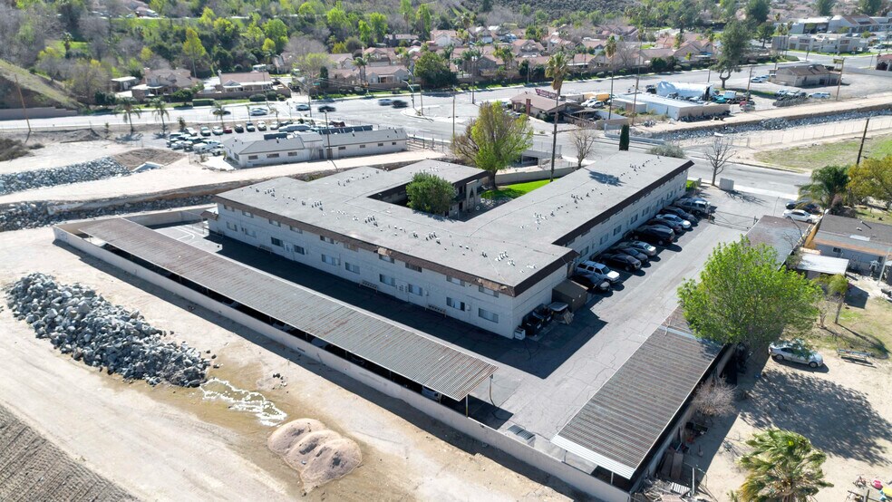 More Photos Of 3943 N H St, San Bernardino Apartments For Sale