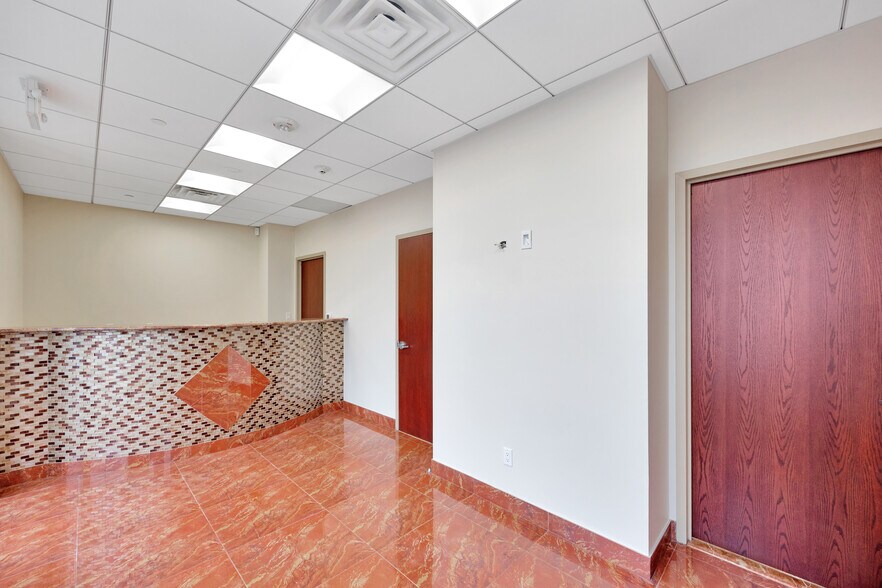 More Photos Of 169 Liberty Ave, Mineola Office For Sale