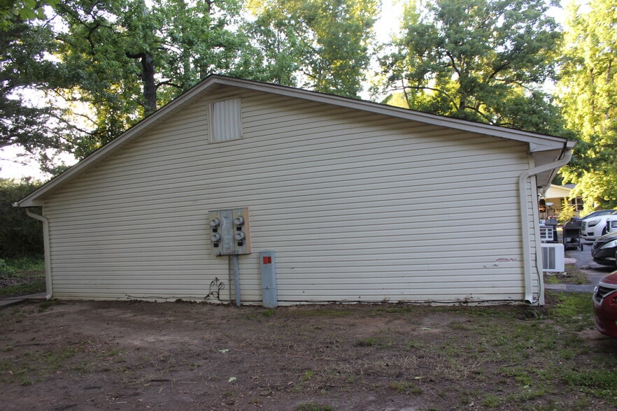 More Photos Of 1600 Lane St, Pine Bluff Apartments For Sale