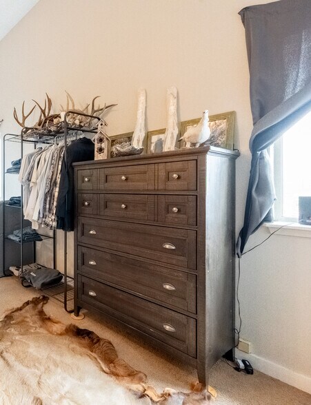 More Photos Of 211 Jetway Dr, Belgrade Flex For Sale