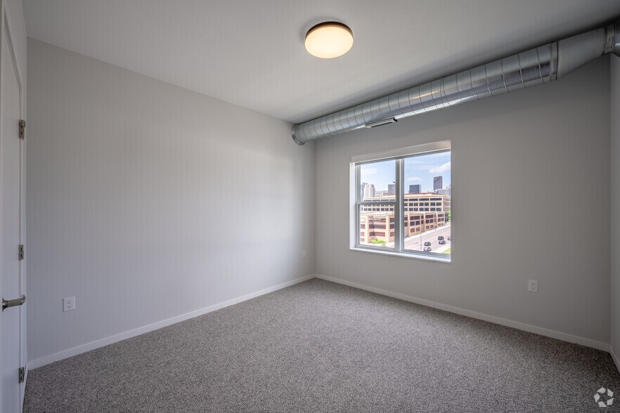 More Photos Of 176 Robert St S, Saint Paul Apartments For Lease