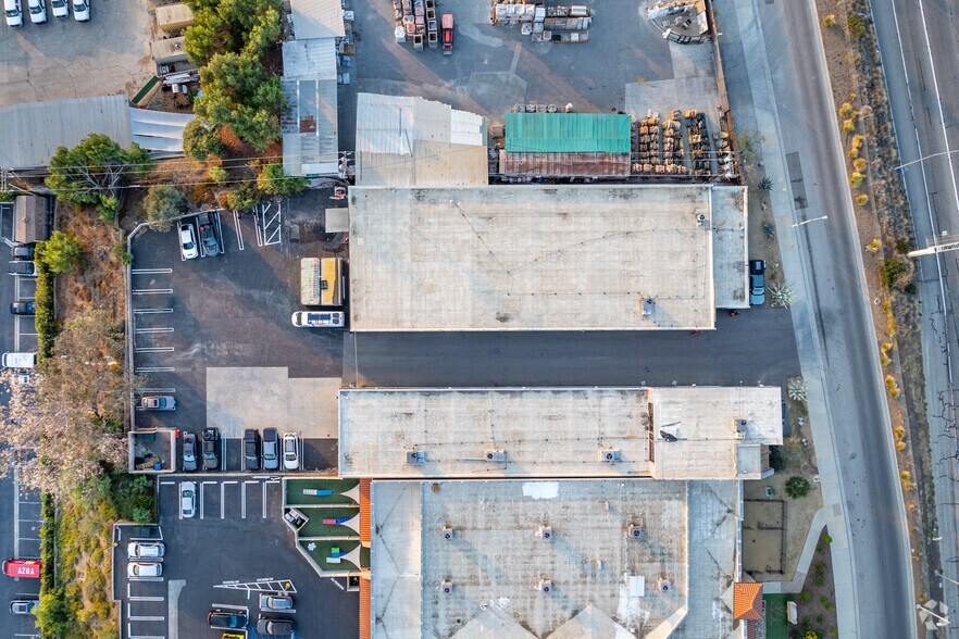 More Photos Of 29360-29370 Roadside Dr, Agoura Hills Flex For Lease