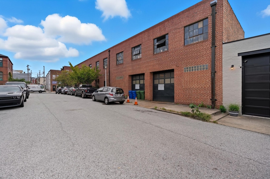 More Photos Of 1438-1442 Light St, Baltimore Showroom For Sale