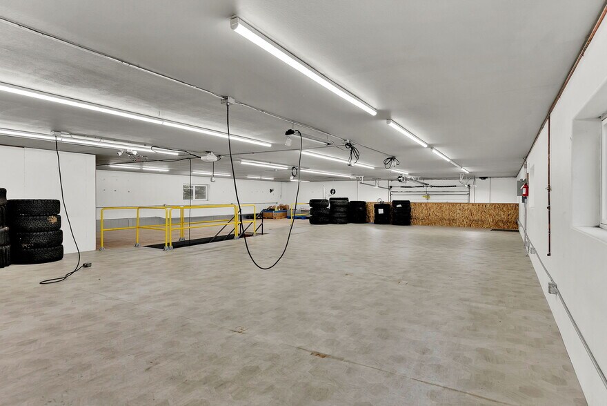 More Photos Of 11445 N Reed Rd, Hayden Warehouse For Sale
