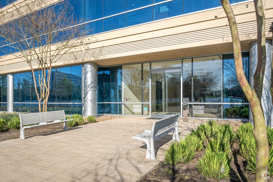 More Photos Of 1800 Hughes Landing Blvd, The Woodlands Office For Lease