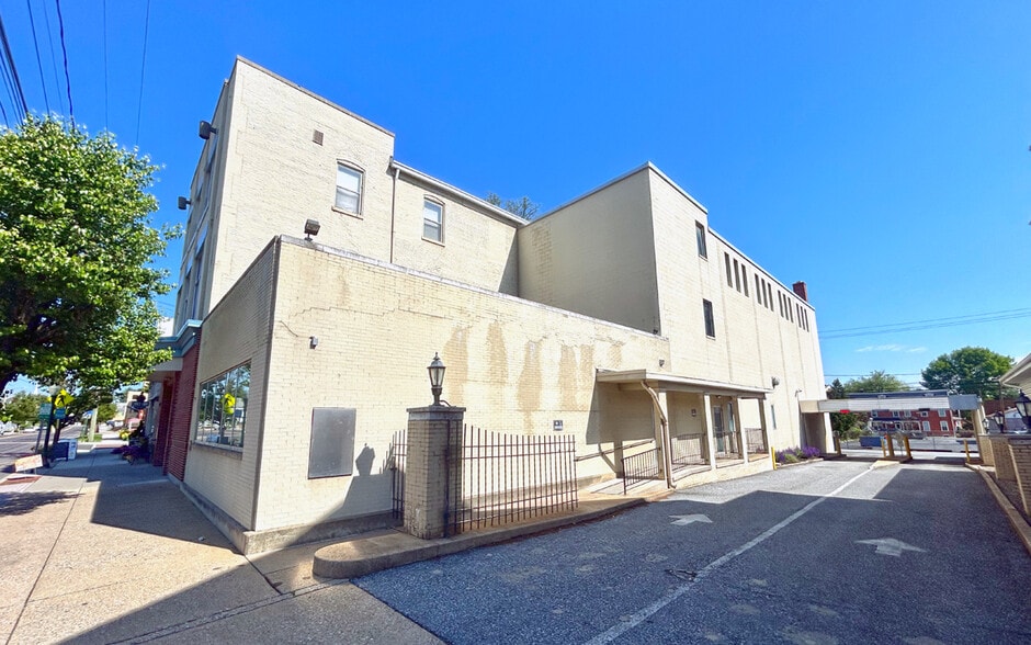 More Photos Of 331 Bridge St, New Cumberland Office For Sale