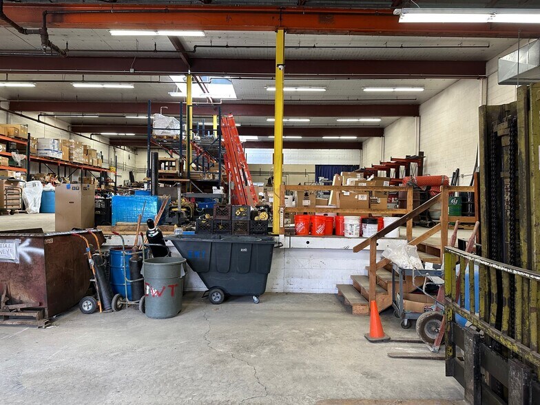 More Photos Of 124 Sheridan Ave, Albany Manufacturing For Sale