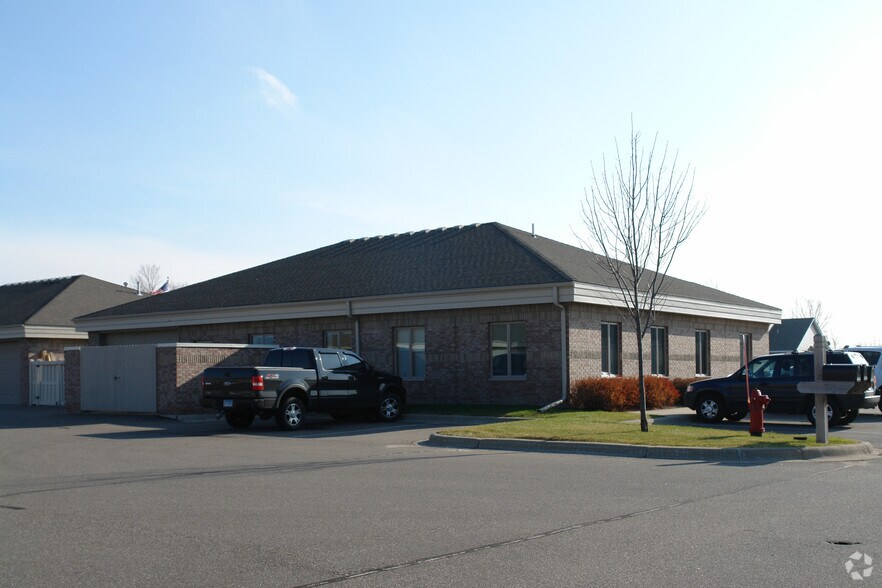 More Photos Of 1881 NW Station Parkway, Andover Office Residential For Lease