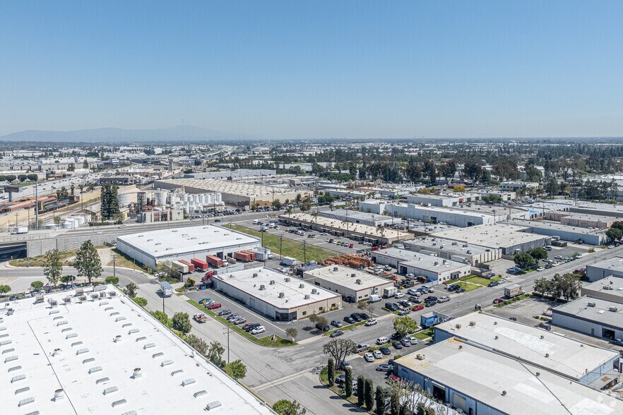 More Photos Of 13360 Molette St, Santa Fe Springs Warehouse For Lease