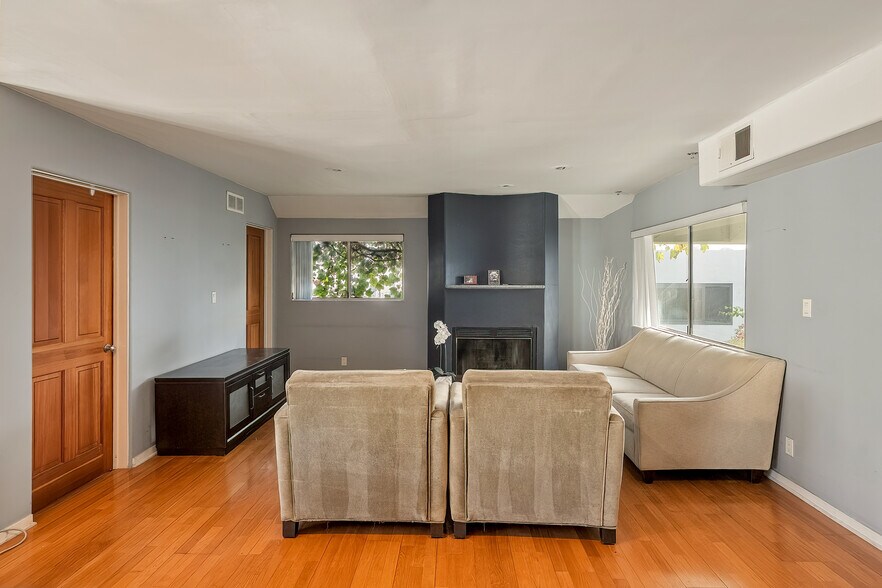 More Photos Of 3111 Ocean Front Walk, Marina Del Rey Apartments For Sale