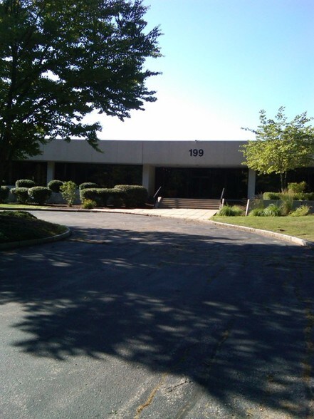 More Photos Of 199 Park Road Ext, Middlebury Manufacturing For Lease