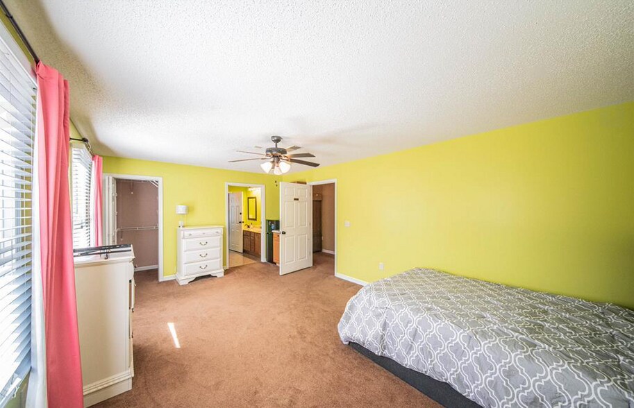 More Photos Of 2025 Clark Line Rd, Paducah Apartments For Sale