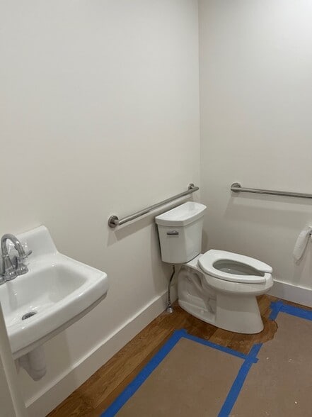 More Photos Of 19 Central St, Woodstock Restaurant For Lease