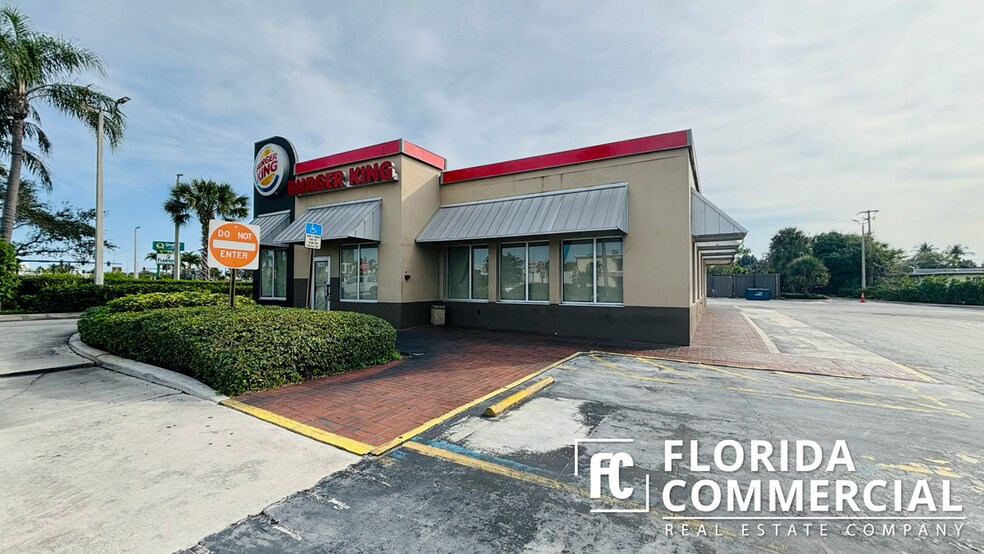 More Photos Of 920 SE Federal Hwy, Stuart Fast Food For Lease
