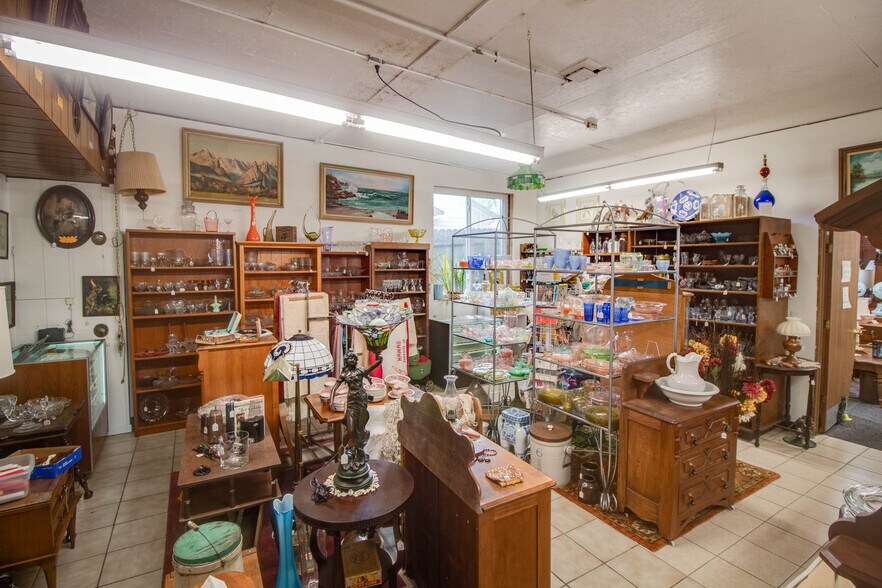 More Photos Of 1007 W Delmar Ave, Godfrey General Retail For Sale