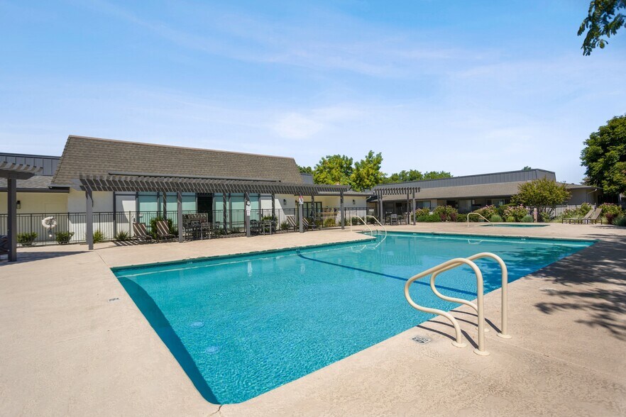 More Photos Of 6546 Auburn Blvd, Citrus Heights Apartments For Sale
